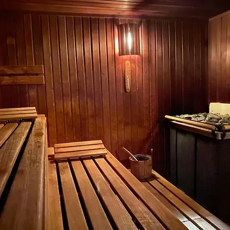 Skyline Mit Pool And Netflix *