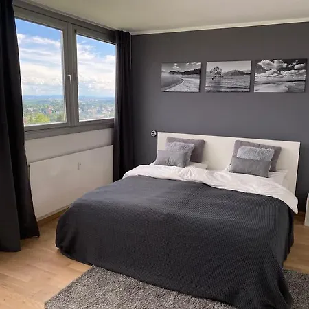 Apartment Skyline Mit Pool And Netflix