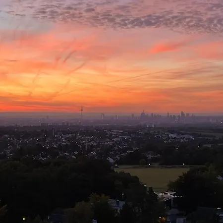 Skyline Mit Pool And Netflix דירה *