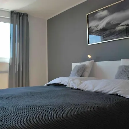 Skyline Mit Pool And Netflix