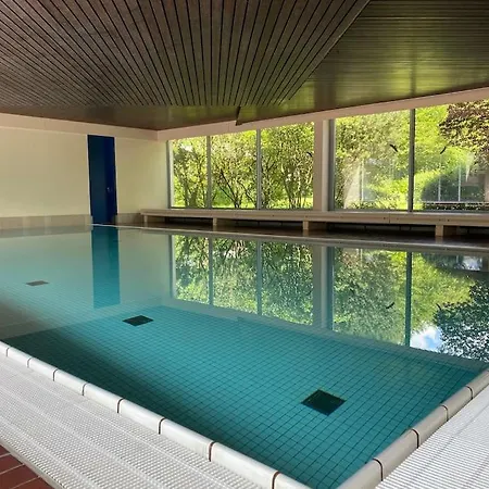 Skyline Mit Pool And Netflix