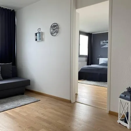 Skyline Mit Pool And Netflix Apartment *