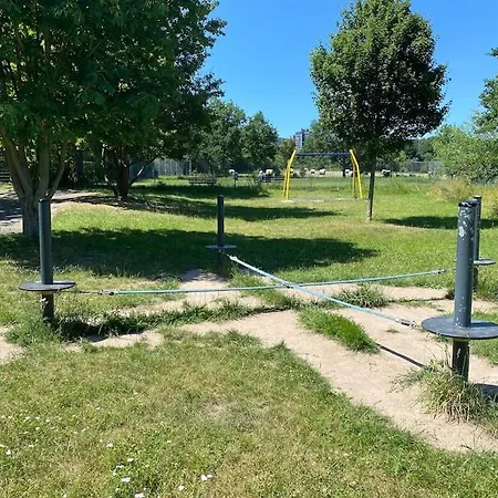 Skyline Mit Pool And Netflix * קרונברג אים טאונוס