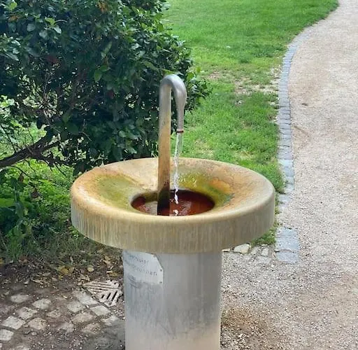 Skyline Mit Pool And Netflix