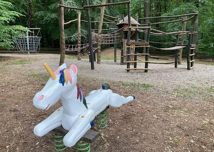 Skyline Mit Pool And Netflix * كرونبرج إم تانوس