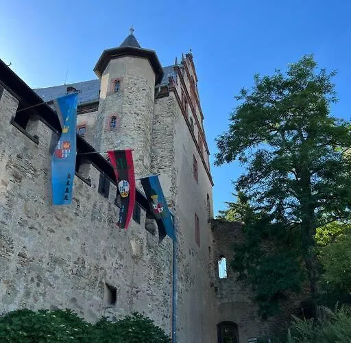 Skyline Mit Pool And Netflix