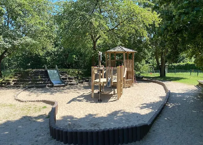 شقة Skyline Mit Pool And Netflix كرونبرج إم تانوس