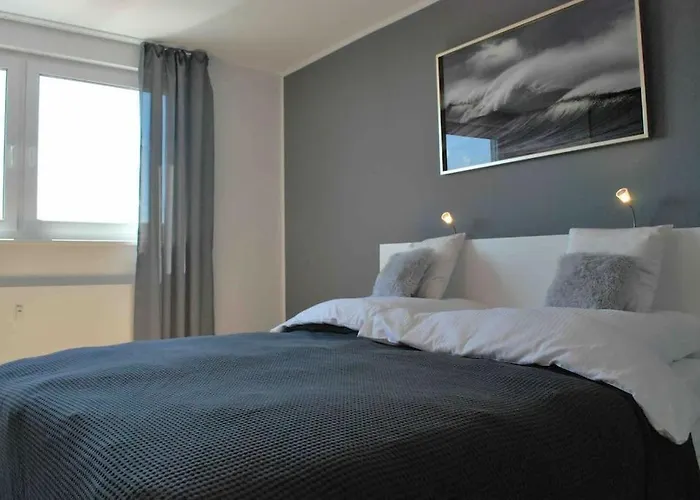 Skyline Mit Pool And Netflix