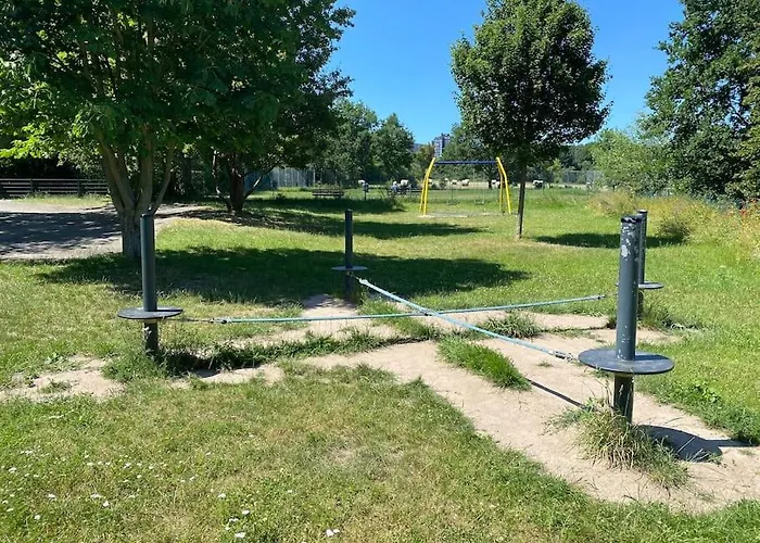 Skyline Mit Pool And Netflix * كرونبرج إم تانوس